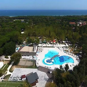 Adriano Family Village 4*, Пунта-Марина Италия